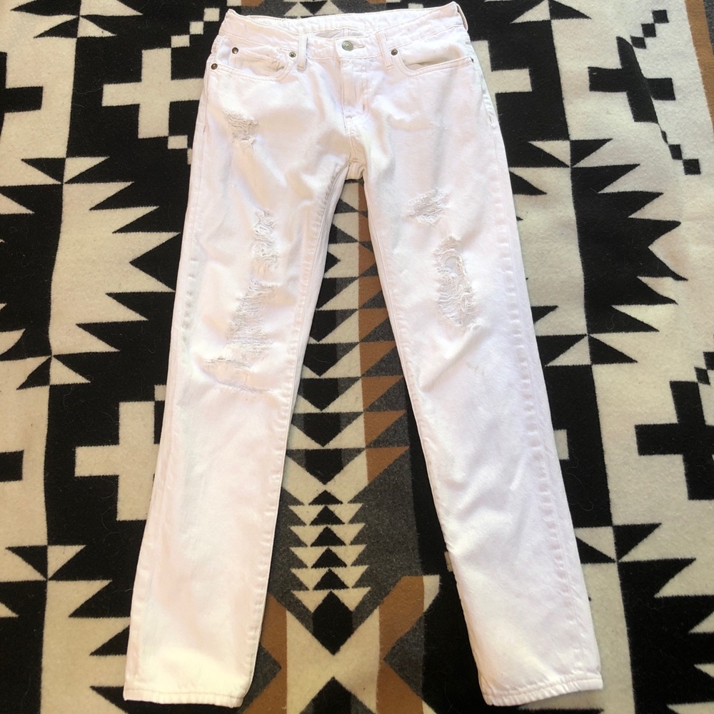 Ralph Lauren white jeans! Distressed look 🌸
